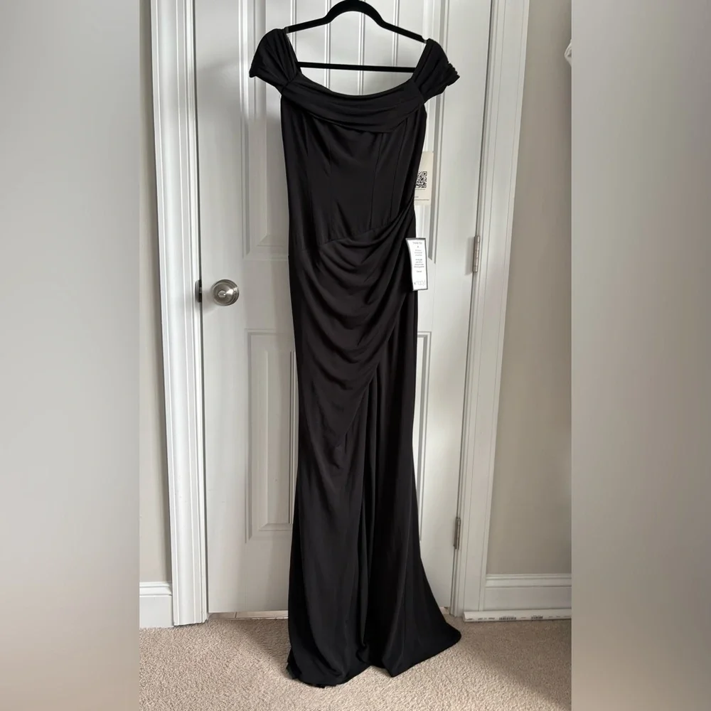NWT Emerald Sundae Stunning Formal Dress - Picture 3 of 5